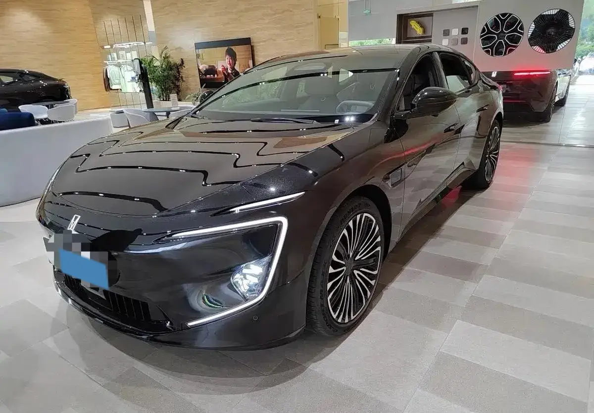 2025 Avatr 12 1.5T 156HP L4 REEV 39.05KWH