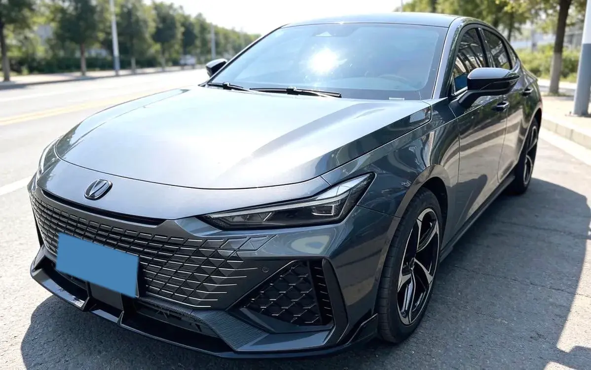 2023 ChangAn UNI-V 2.0T 233HP L4 8AT