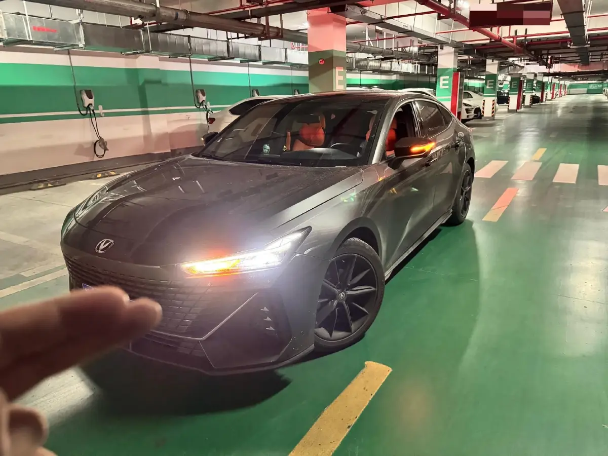 2022 ChangAn UNI-V 1.5T 188HP L4 7DCT