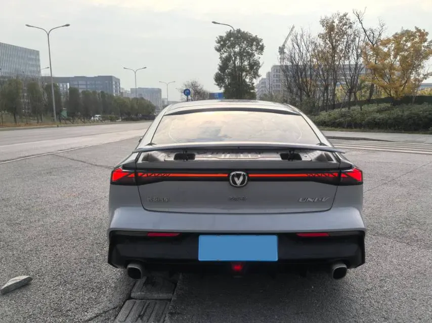 2022 ChangAn UNI-V 1.5T 188HP L4 7DCT,autocango,china used car exporter,china ev exporter,chinese used car exporter,chinese used ev exporter
