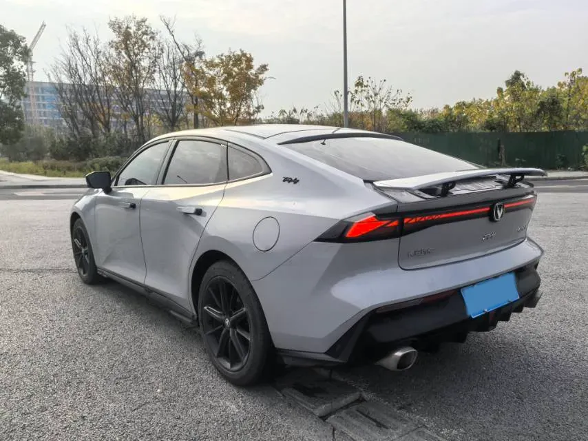 2022 ChangAn UNI-V 1.5T 188HP L4 7DCT,autocango,china used car exporter,china ev exporter,chinese used car exporter,chinese used ev exporter