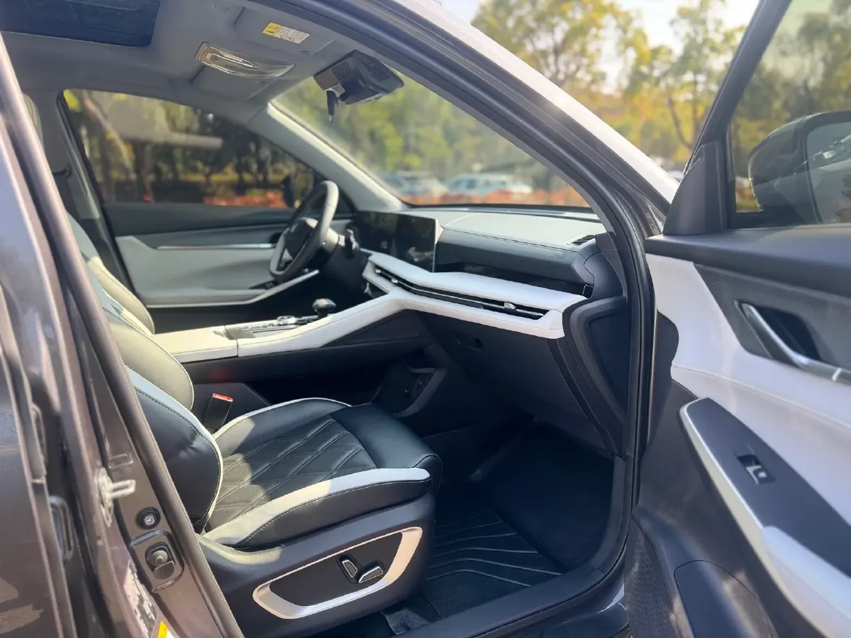 2023 ChangAn CS75 Plus iDD 1.5T 170HP L4 6TCT PHEV 28.39KWH,autocango,china used car exporter,china ev exporter,chinese used car exporter,chinese used ev exporter