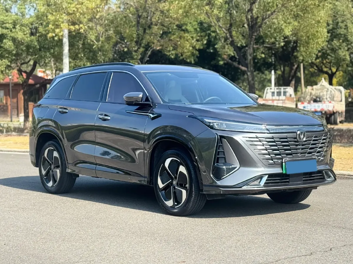 2023 ChangAn CS75 Plus iDD 1.5T 170HP L4 6TCT PHEV 28.39KWH,autocango,china used car exporter,china ev exporter,chinese used car exporter,chinese used ev exporter