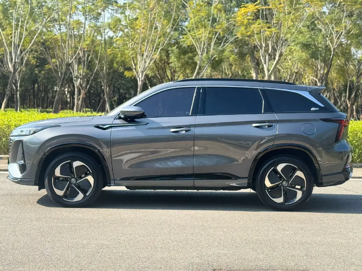 2023 ChangAn CS75 Plus iDD 1.5T 170HP L4 6TCT PHEV 28.39KWH,autocango,china used car exporter,china ev exporter,chinese used car exporter,chinese used ev exporter