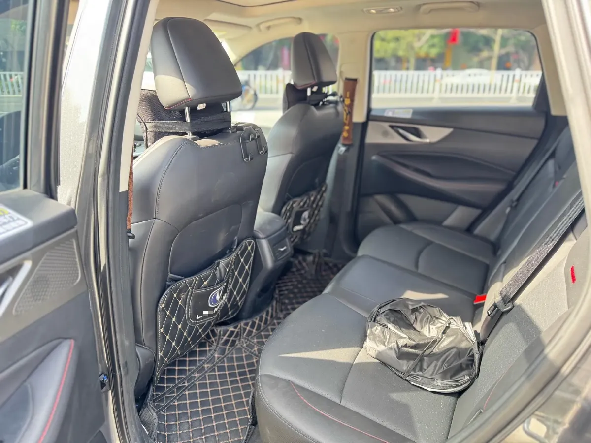 2021 ChangAn CS35 Plus 1.4T 160HP L4 7DCT,autocango,china used car exporter,china ev exporter,chinese used car exporter,chinese used ev exporter