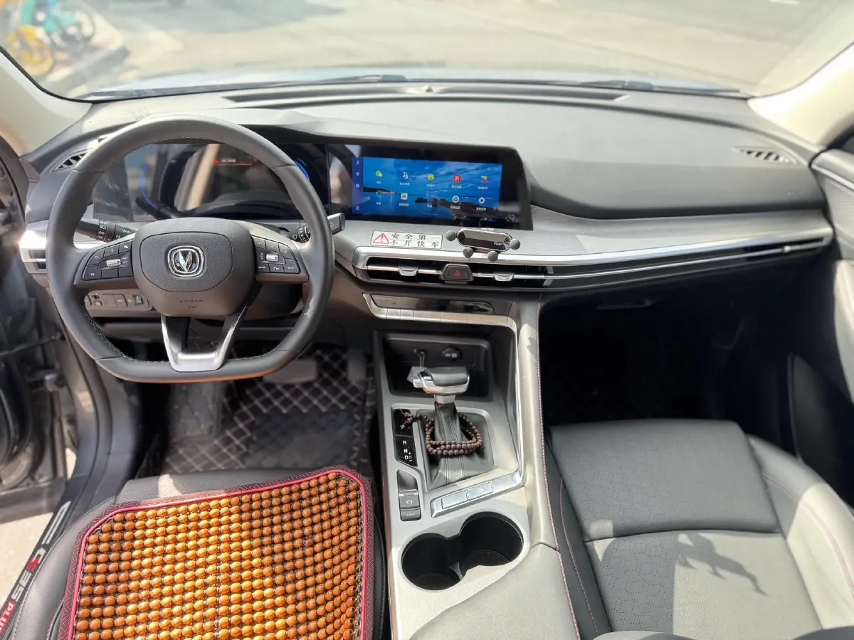 2021 ChangAn CS35 Plus 1.4T 160HP L4 7DCT,autocango,china used car exporter,china ev exporter,chinese used car exporter,chinese used ev exporter