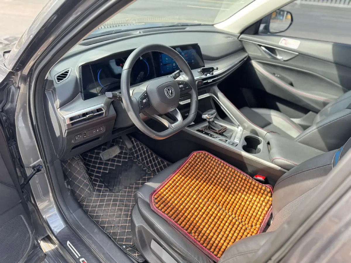 2021 ChangAn CS35 Plus 1.4T 160HP L4 7DCT,autocango,china used car exporter,china ev exporter,chinese used car exporter,chinese used ev exporter