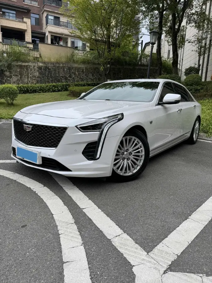 2022 Cadillac CT6 2.0T 237HP L4 10AT