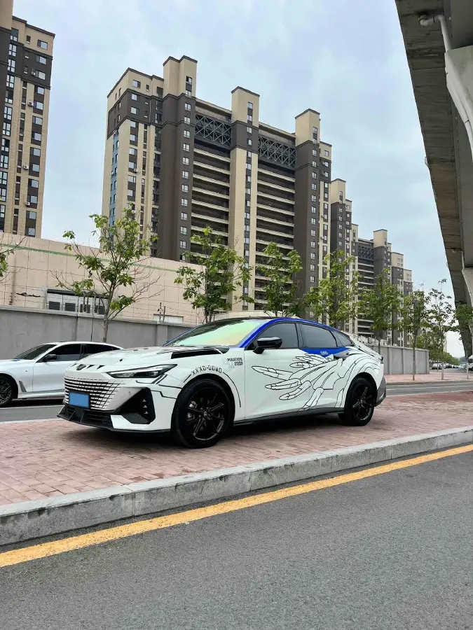 2023 ChangAn UNI-V iDD 1.5T 170HP L4 6TCT PHEV 18.4KWH