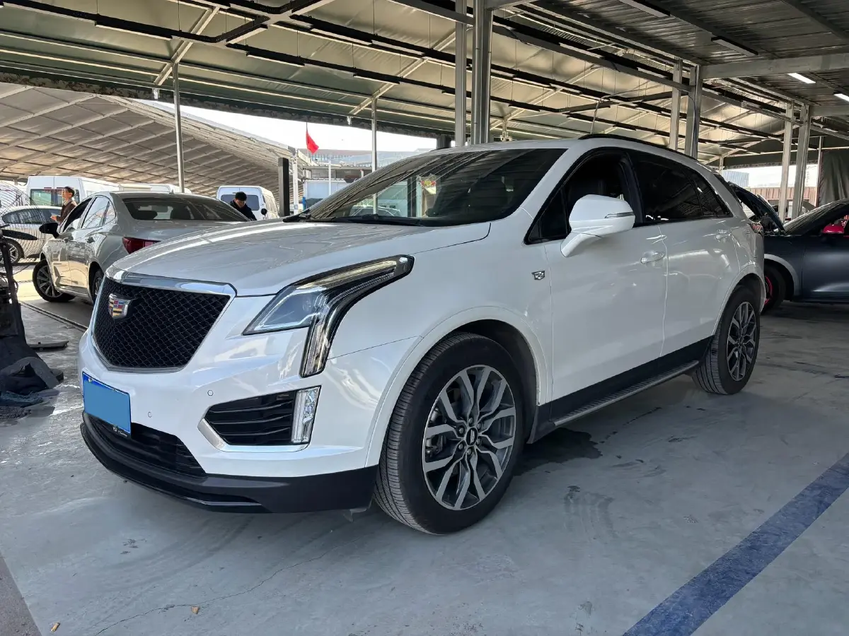 2022 Cadillac XT5 2.0T 237HP L4 9AT