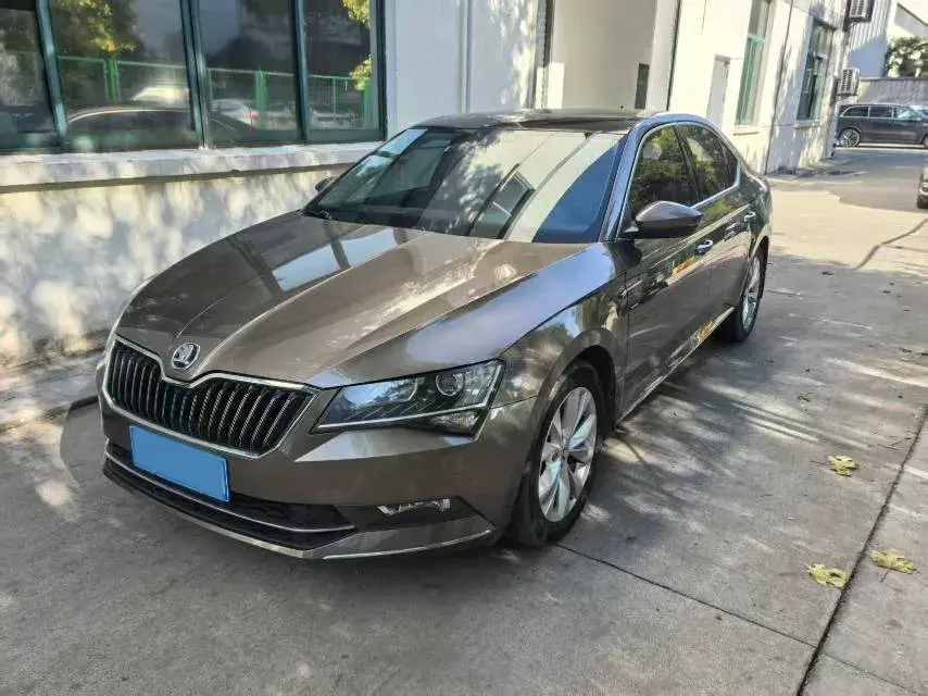 2018 Skoda Superb 1.8T 180HP L4 7DCT