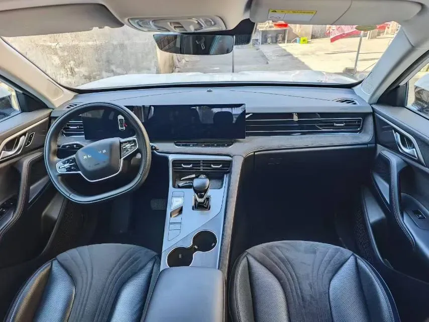 2024 Roewe D5X DMH 1.5T 150HP L4 2DHT PHEV 21.4KWH,autocango,china used car exporter,china ev exporter,chinese used car exporter,chinese used ev exporter