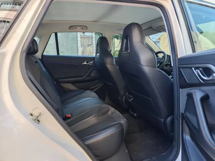 2024 Roewe D5X DMH 1.5T 150HP L4 2DHT PHEV 21.4KWH,autocango,china used car exporter,china ev exporter,chinese used car exporter,chinese used ev exporter