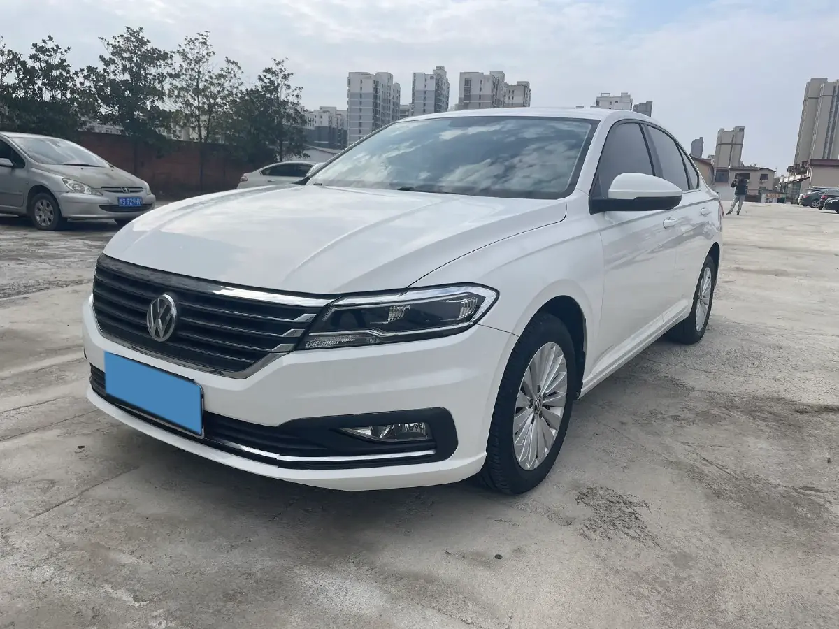 2019 Volkswagen Sagitar 1.2T 116HP L4 7DCT