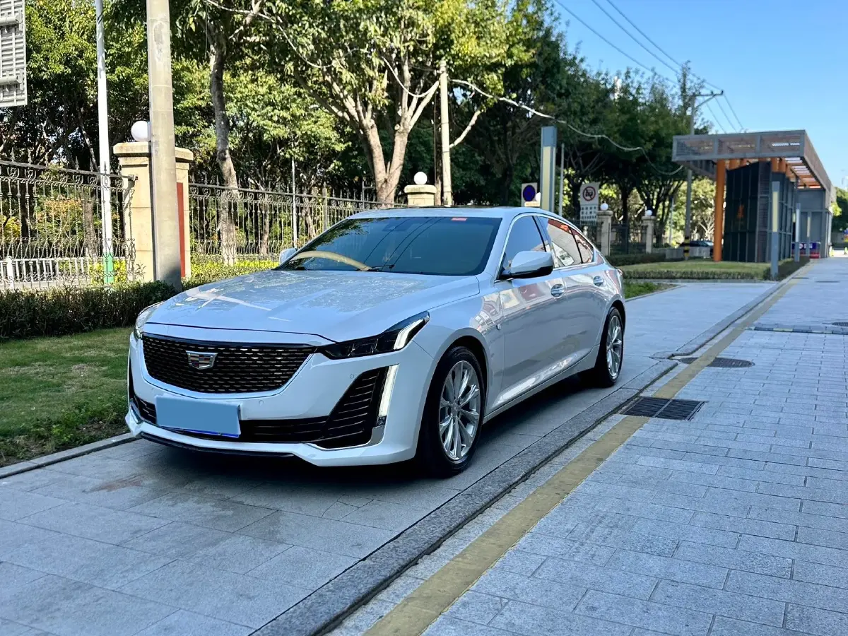 2021 Cadillac CT5 2.0T 237HP L4 10AT