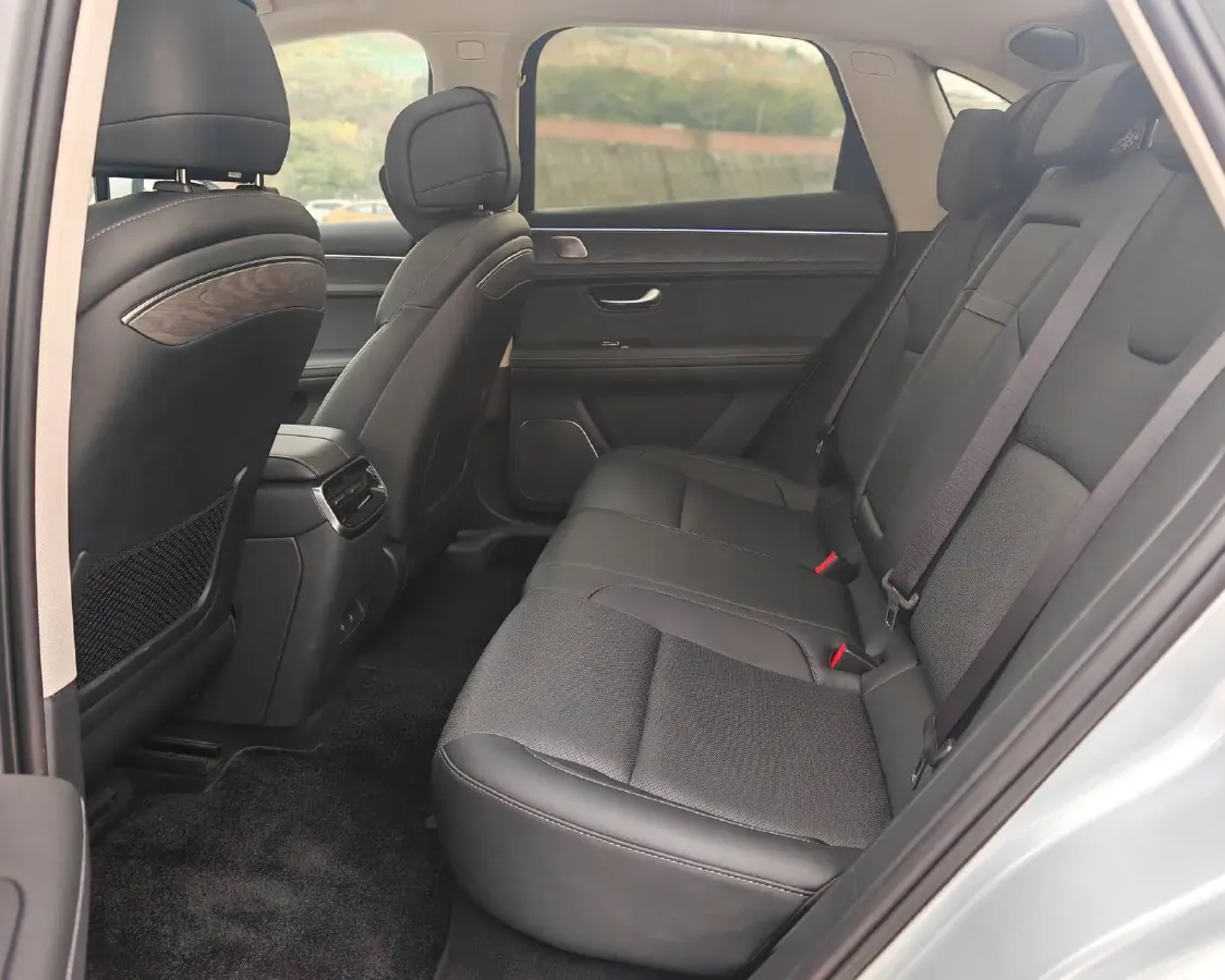 2022 JMC YuHu 7 2.0T 141HP L4 8AT,autocango,china used car exporter,china ev exporter,chinese used car exporter,chinese used ev exporter