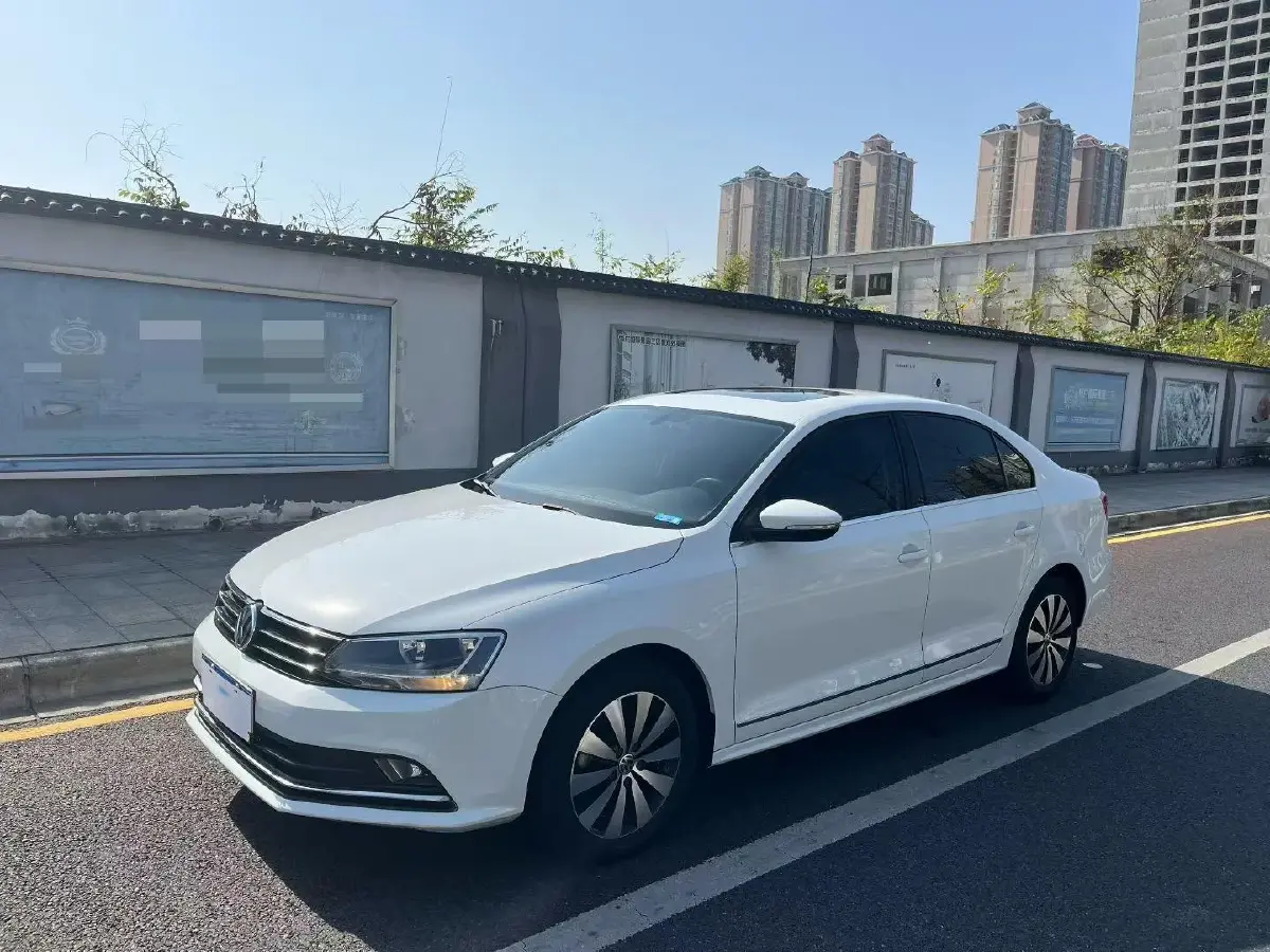 2018 Volkswagen Sagitar 1.2T 110HP L4 7DCT