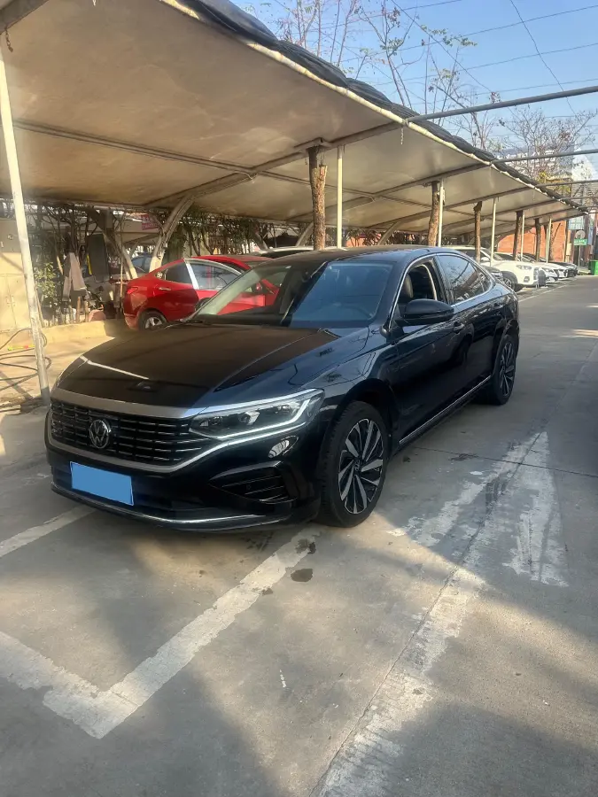 2023 Volkswagen Passat 2.0T 186HP L4 7DCT