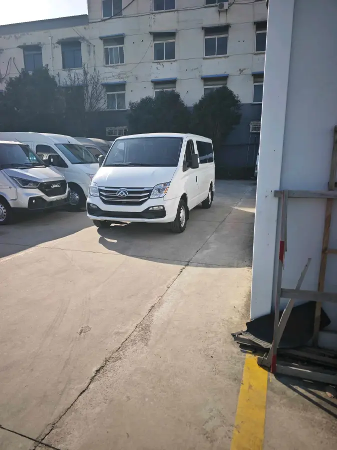 2024 MAXUS XinTu V80 2.0T 126HP L4 6MT