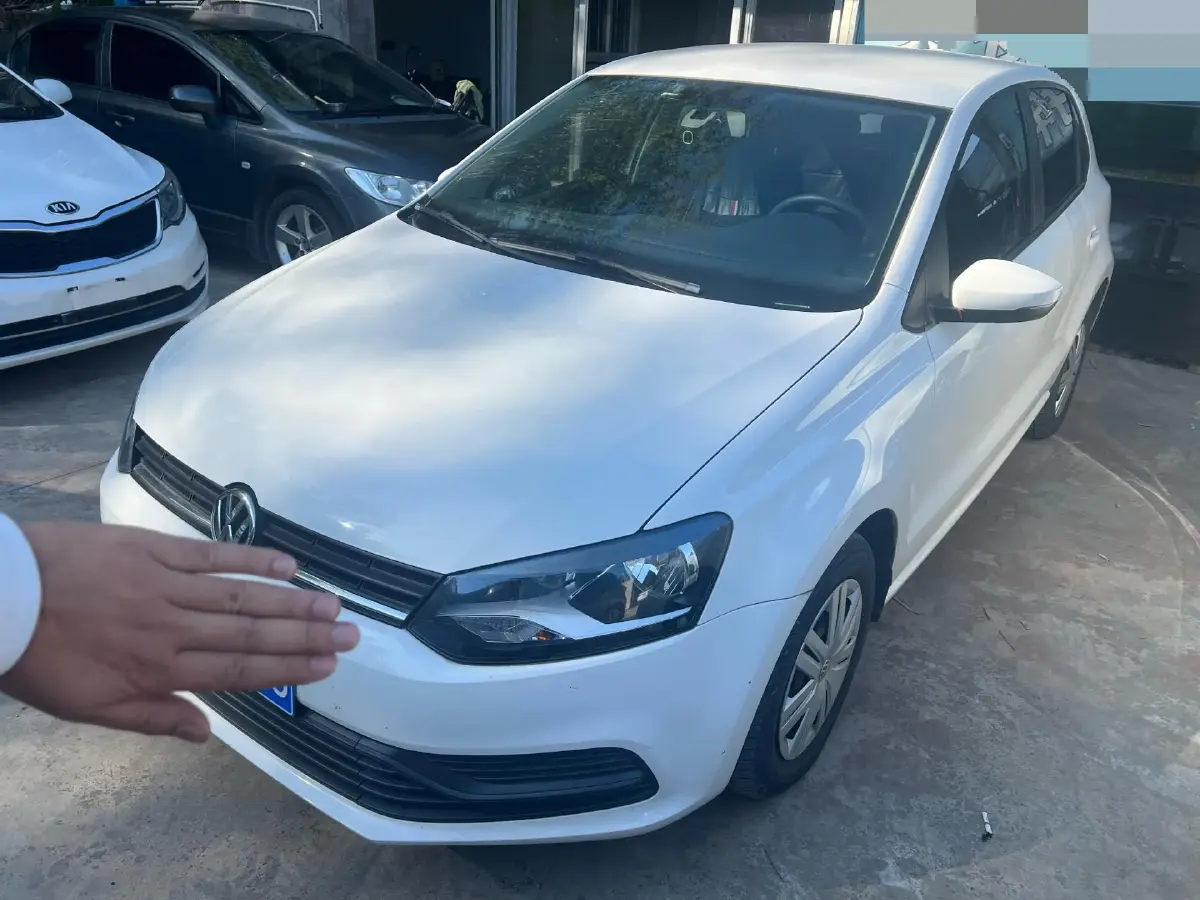 2016 Volkswagen Polo 1.4L 90HP L4 6AT