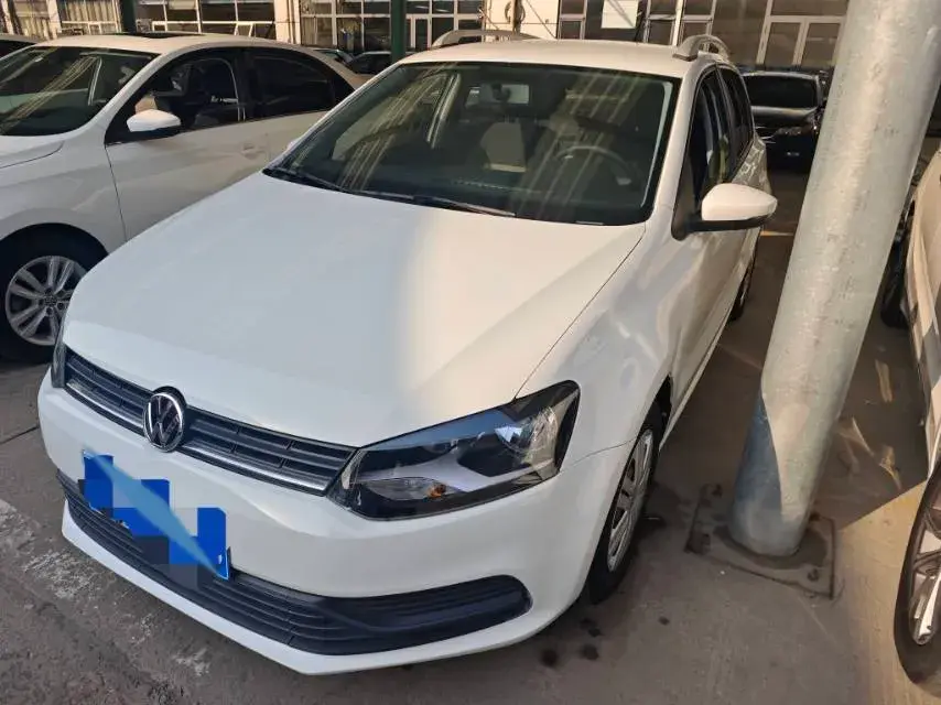 2016 Volkswagen Polo 1.4L 90HP L4 6AT