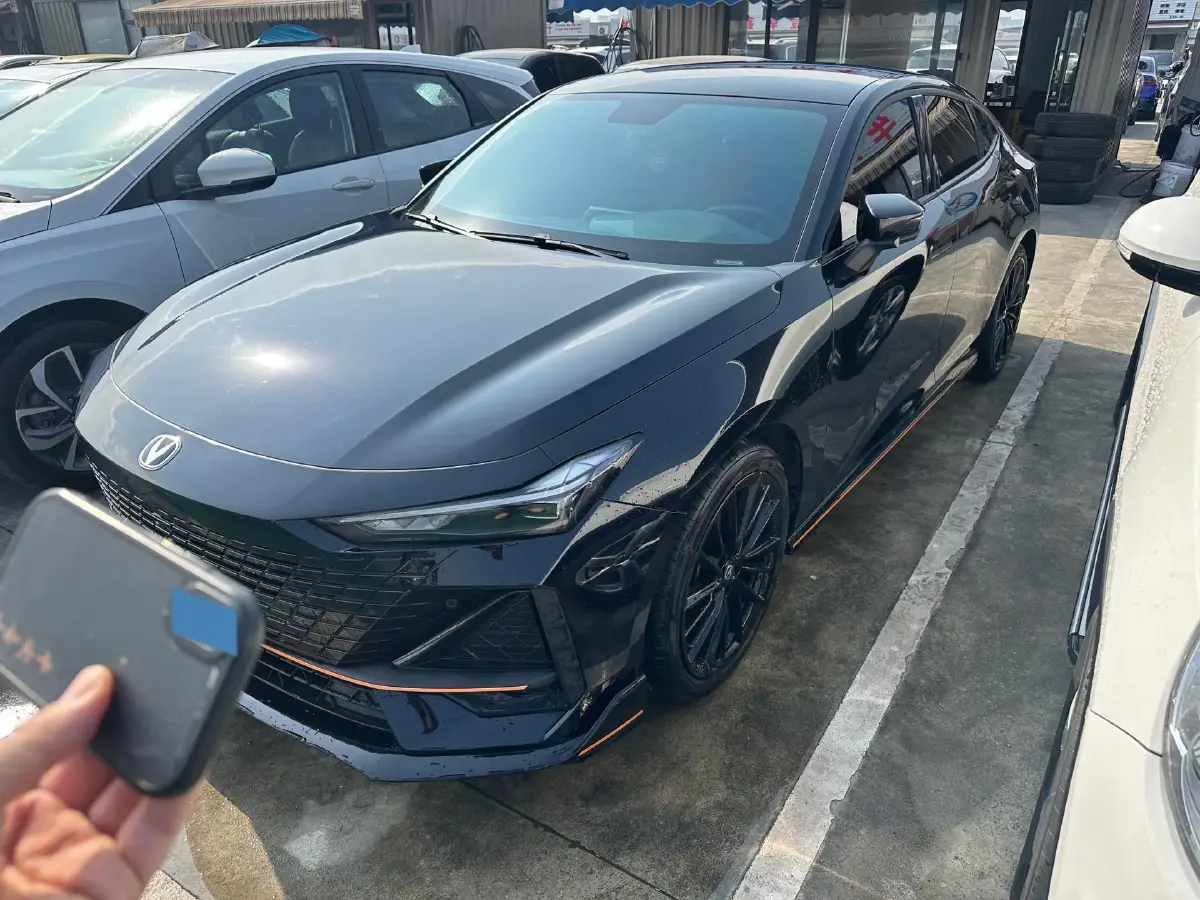 2022 ChangAn UNI-V 1.5T 188HP L4 7DCT