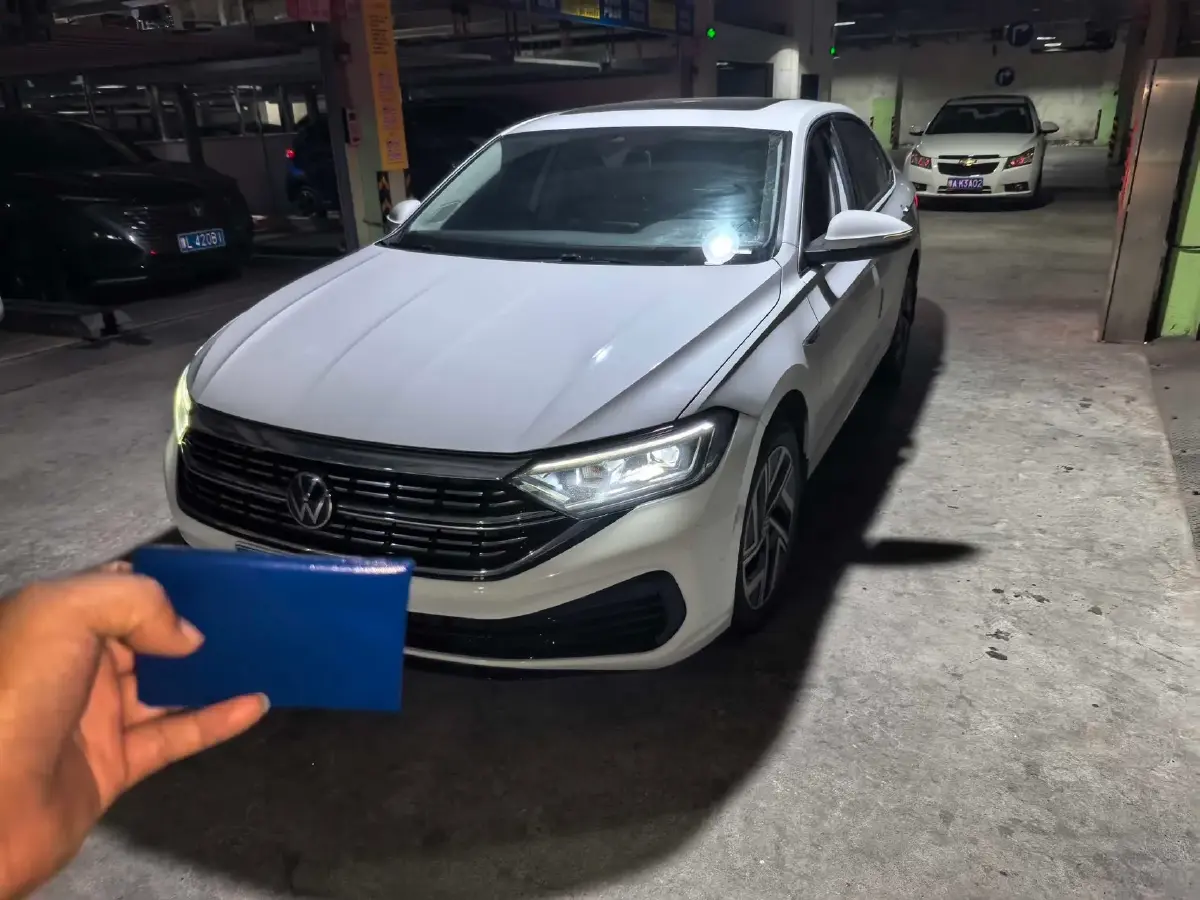 2023 Volkswagen Sagitar 1.5T 160HP L4 7DCT