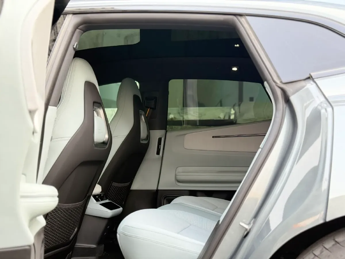 2023 Polestar 4 BEV 100KWH,autocango,china used car exporter,china ev exporter,chinese used car exporter,chinese used ev exporter