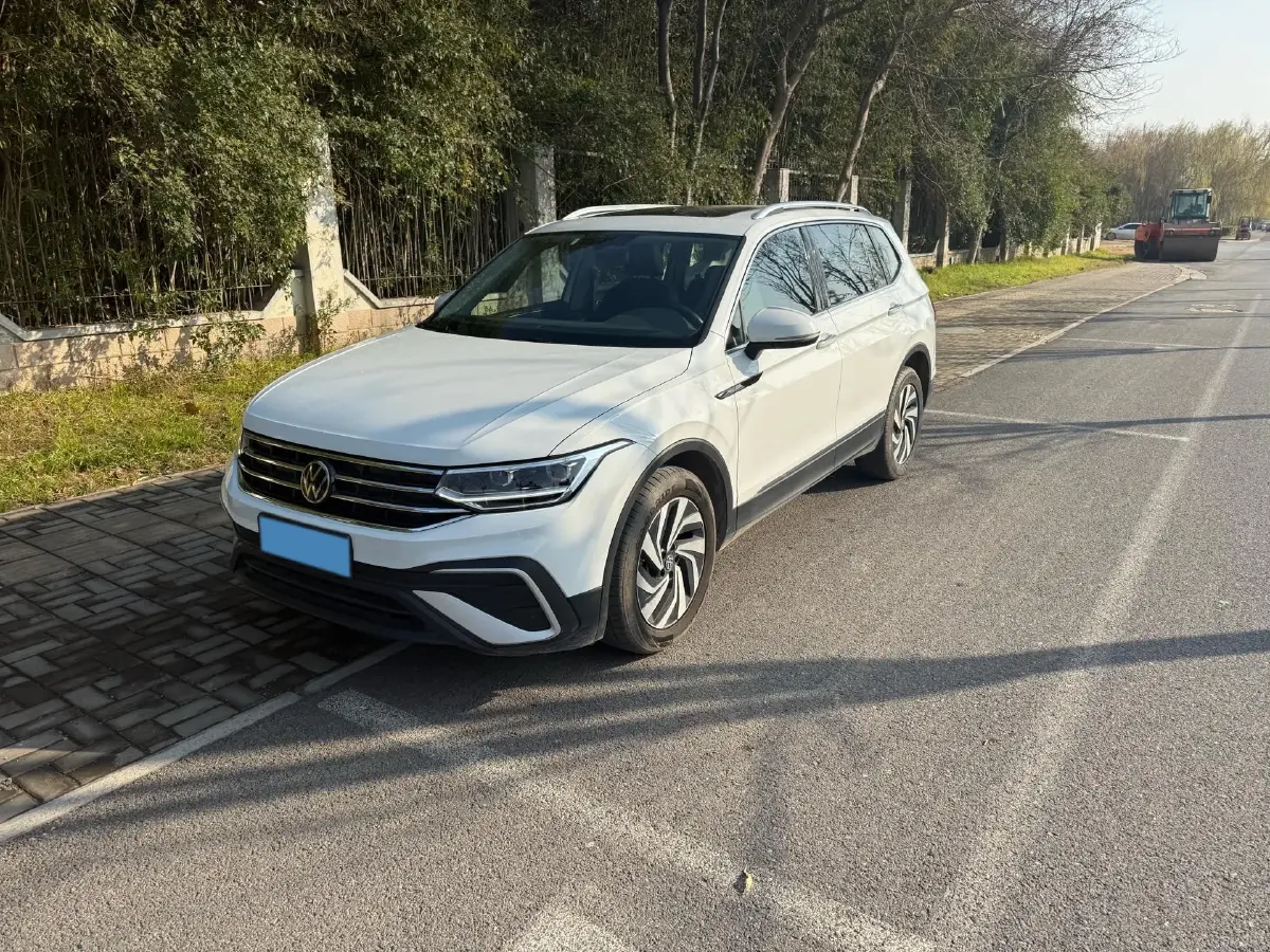 2023 Volkswagen Tiguan L 1.5T 160HP L4 7DCT