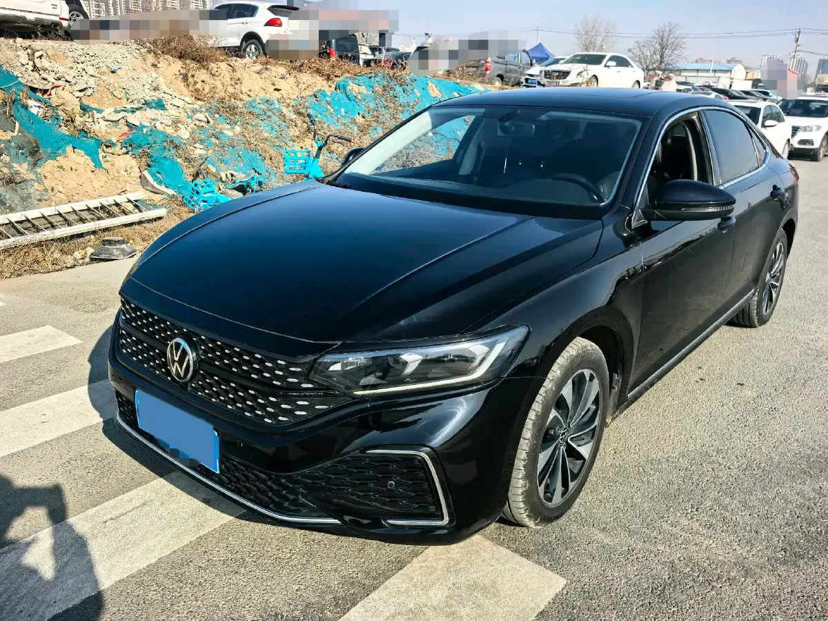 2023 Volkswagen Passat 2.0T 186HP L4 7DCT