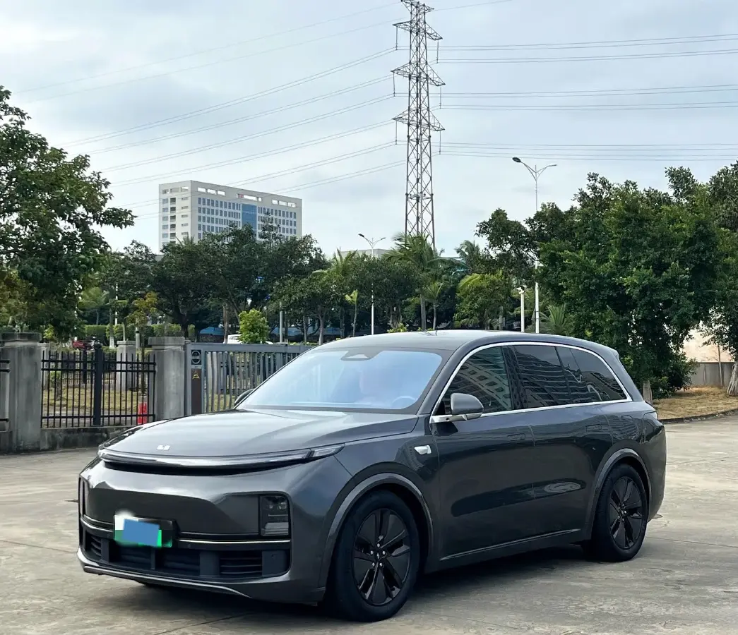 2024 Volvo S60 2.0T 197HP L4 7DCT