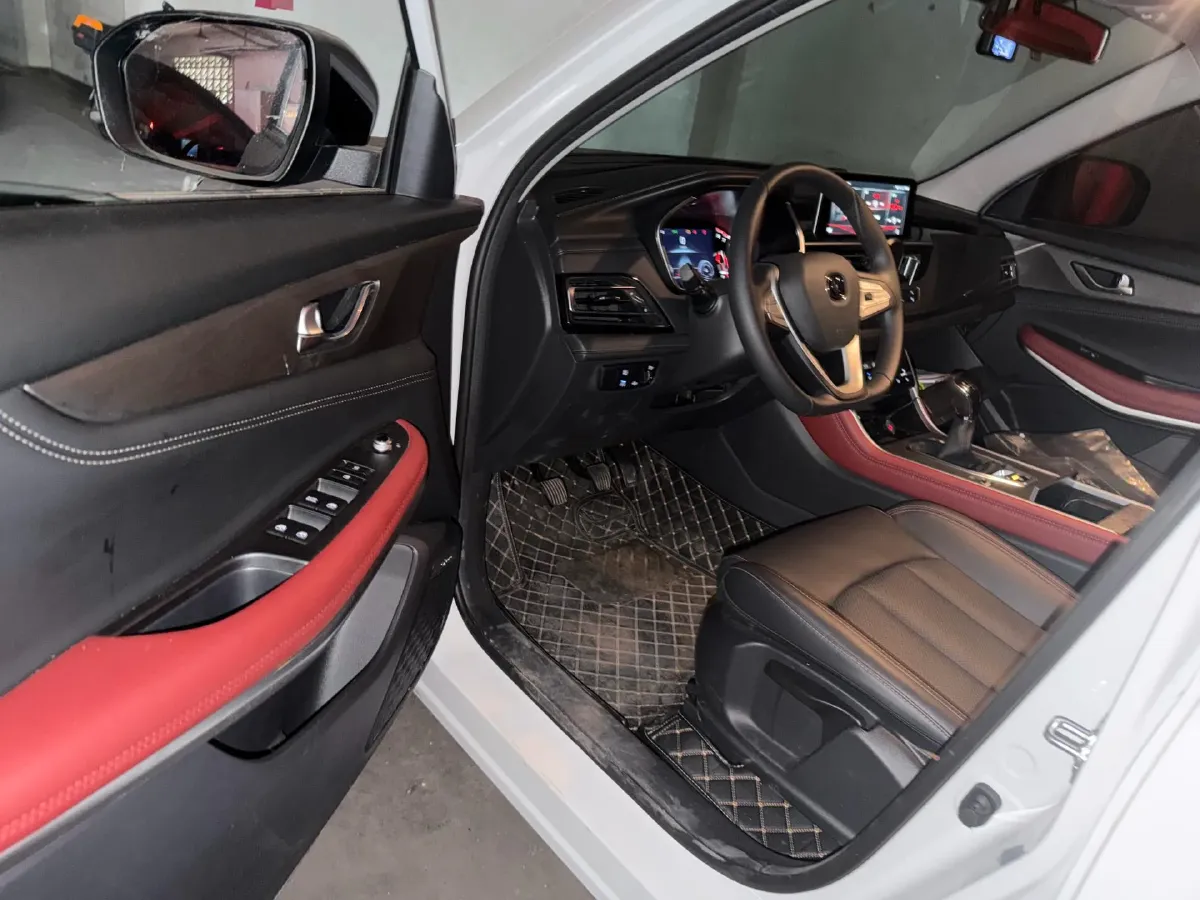 2022 ChangAn CS75 1.5T 180HP L4 6MT,autocango,china used car exporter,china ev exporter,chinese used car exporter,chinese used ev exporter