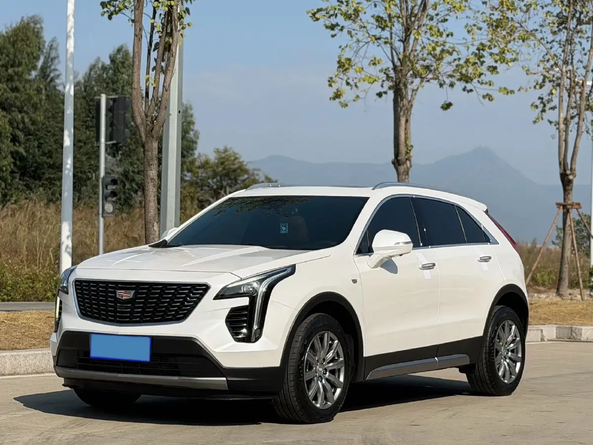 2022 Cadillac XT4 2.0T 237HP L4 9AT