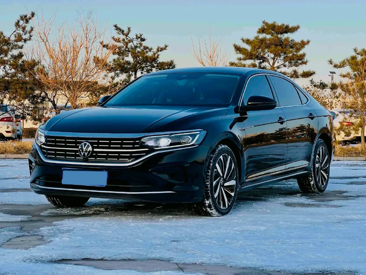 2023 Volkswagen Passat 2.0T 186HP L4 7DCT