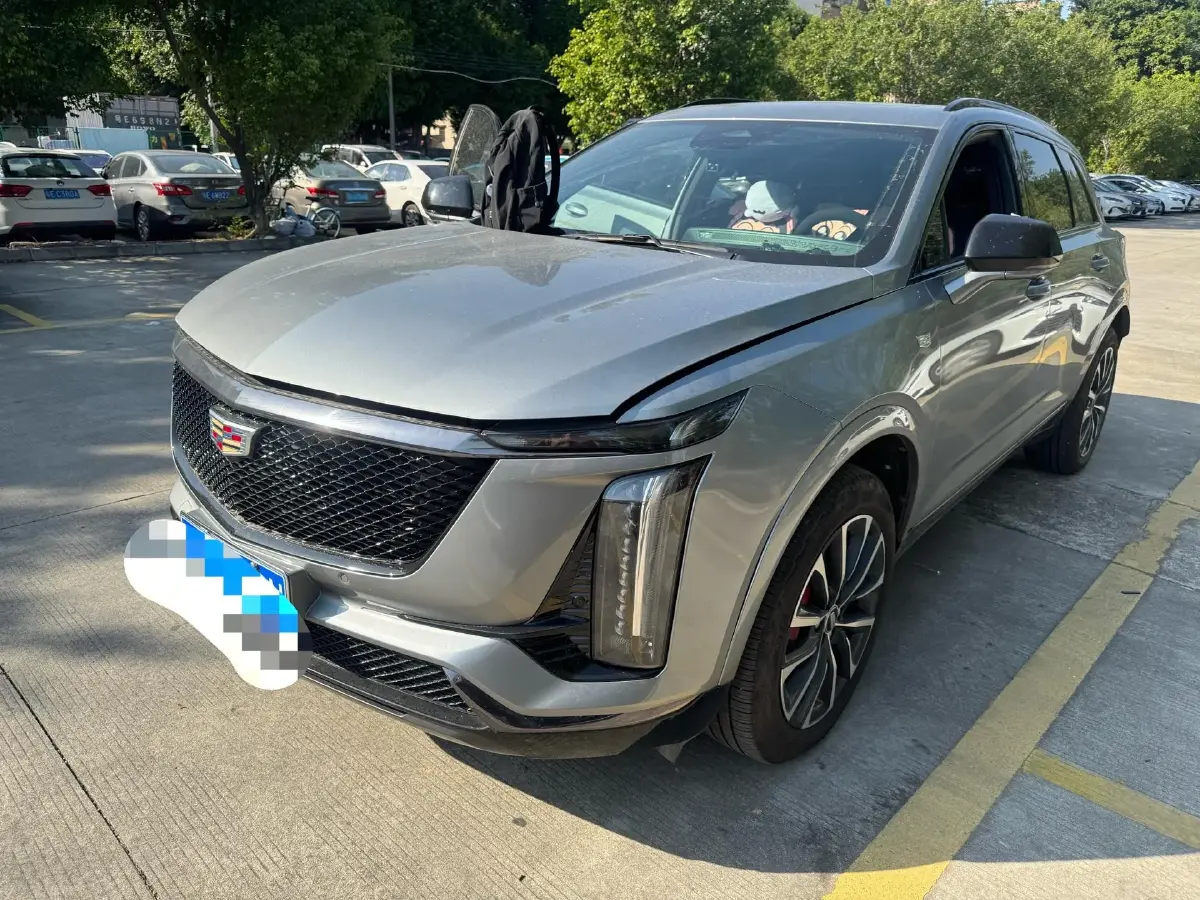 2025 Cadillac XT5 2.0T 237HP L4 9AT