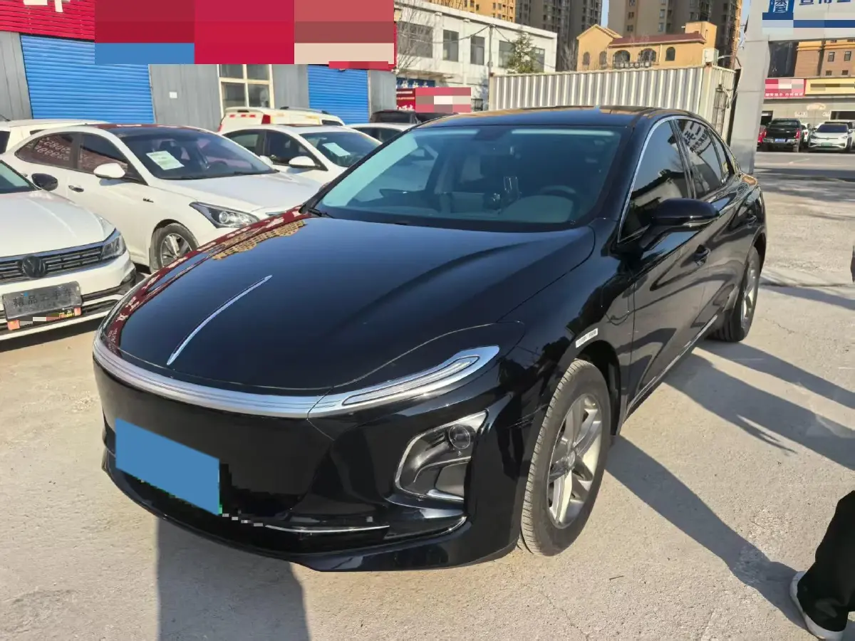 2025 HongQi E-QM5 BEV