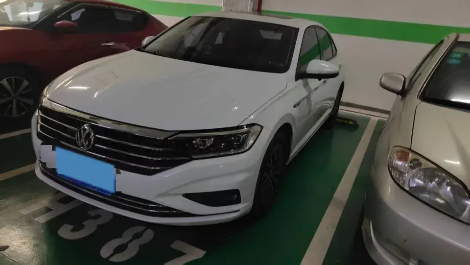 2020 Volkswagen Sagitar 1.2T 116HP L4 7DCT