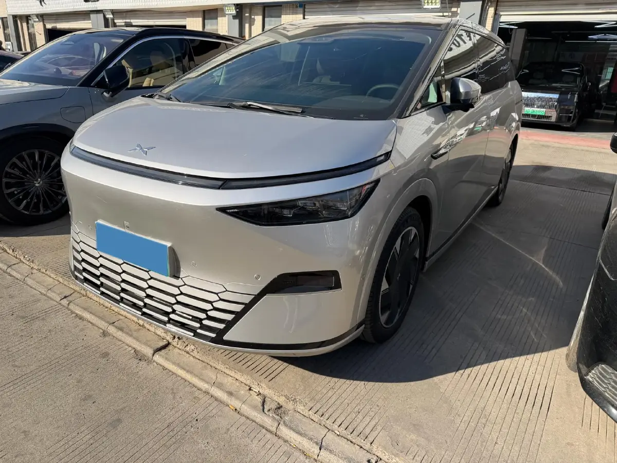 2024 Xpeng X9 BEV 101.5KWH
