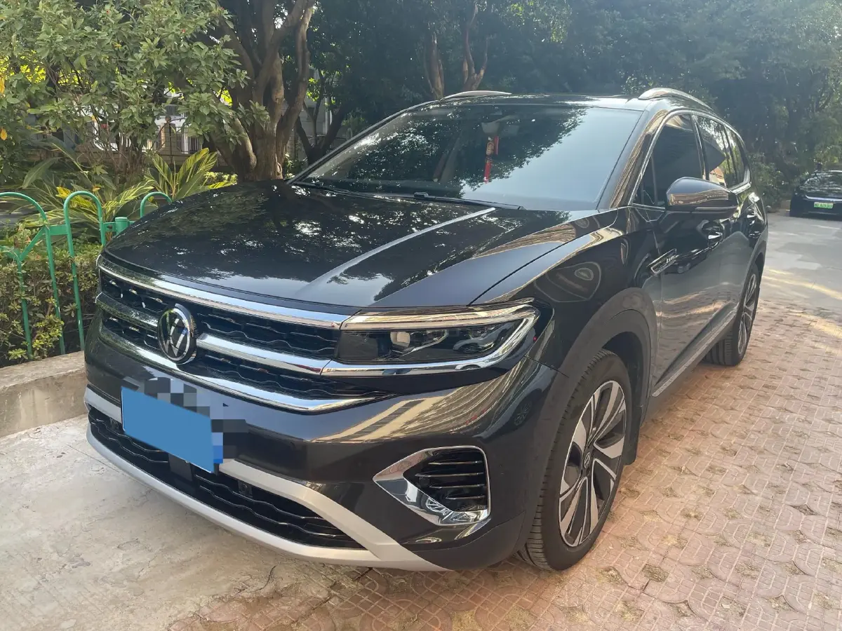 2024 Volkswagen Talagon 2.0T 220HP L4 7DCT