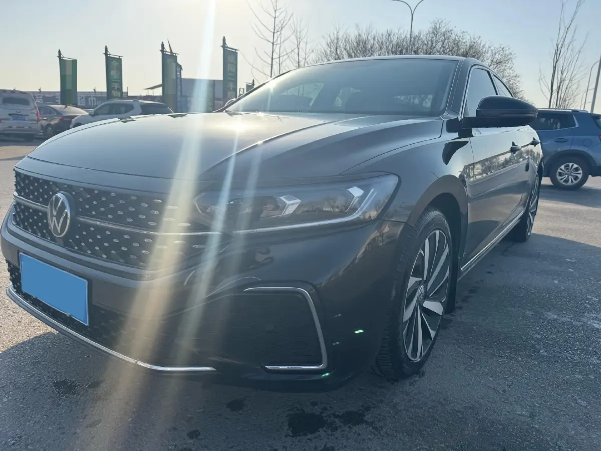 2021 Volkswagen Passat 2.0T 186HP L4 7DCT