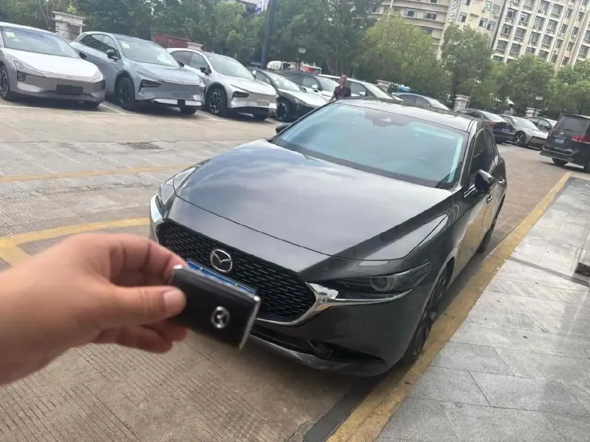 2022 Mazda 3 Axela 2.0L 158HP L4 6AT