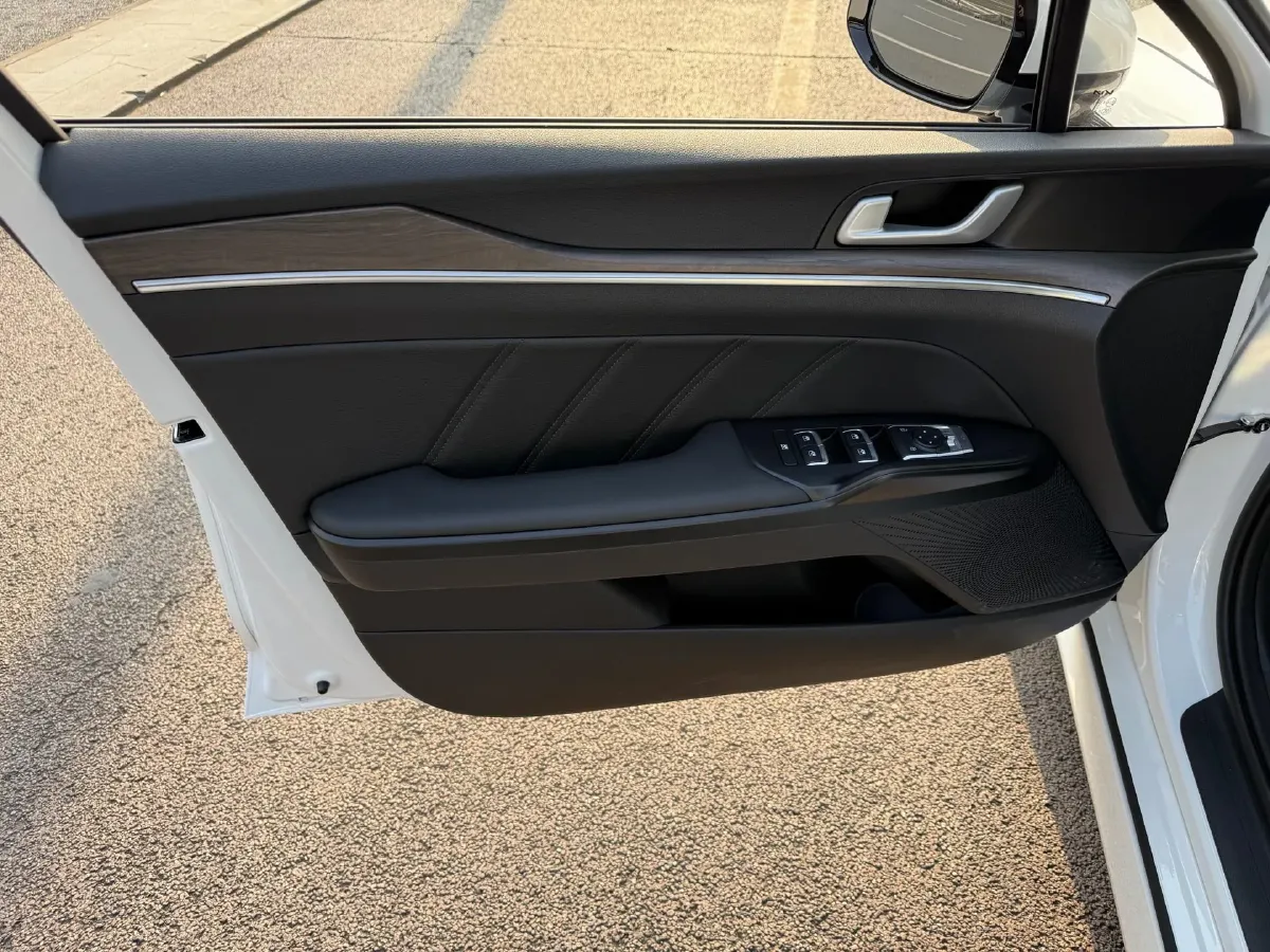 2025 Kia K5 1.5T 170HP L4 7DCT,autocango,china used car exporter,china ev exporter,chinese used car exporter,chinese used ev exporter