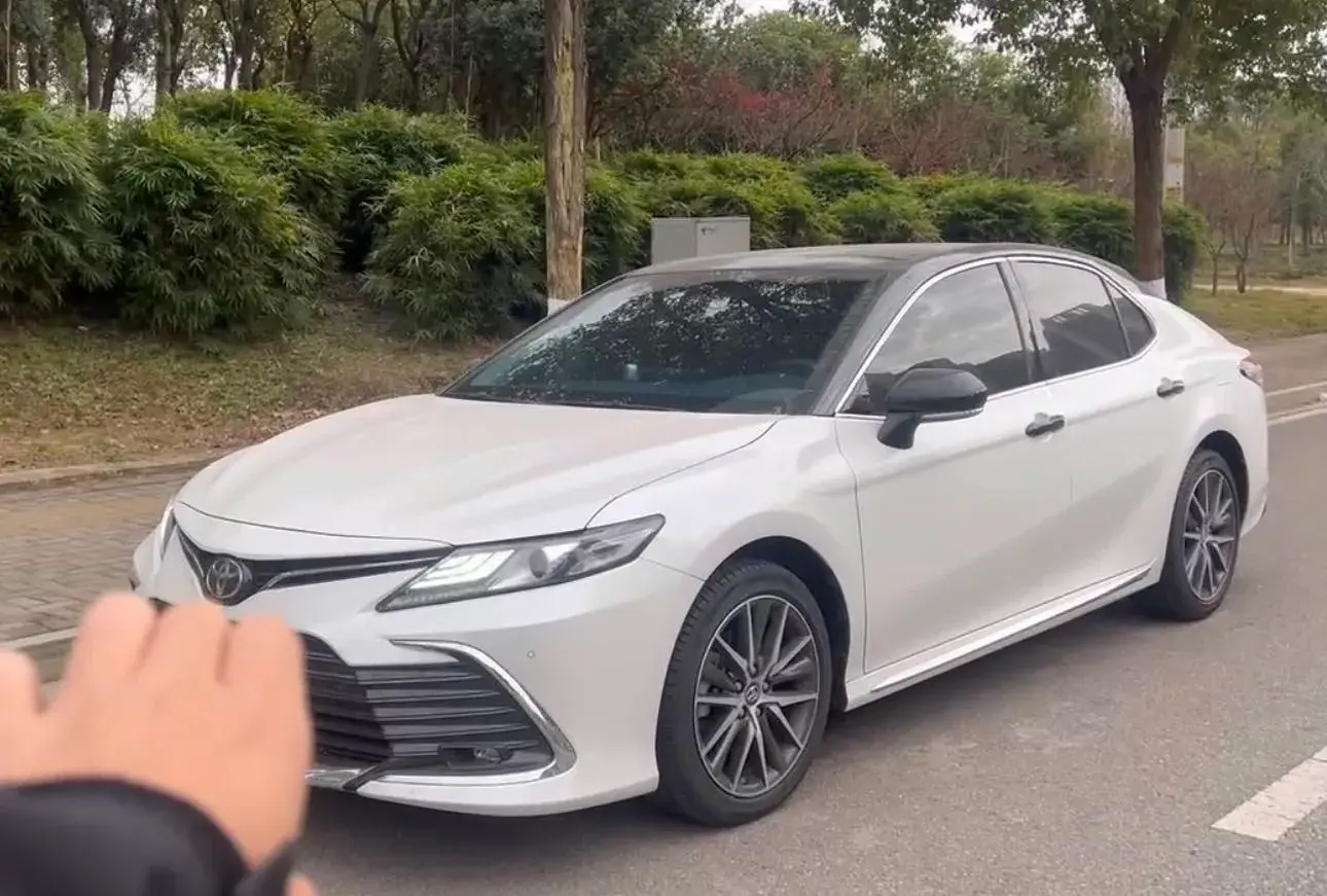 2023 Toyota Camry 2.5L 207HP L4 8AT