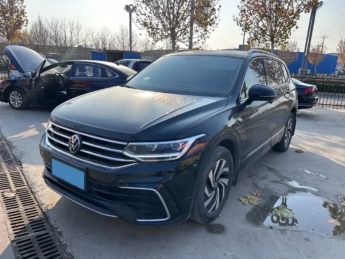 2024 Volkswagen Tiguan L 2.0T 186HP L4 7DCT