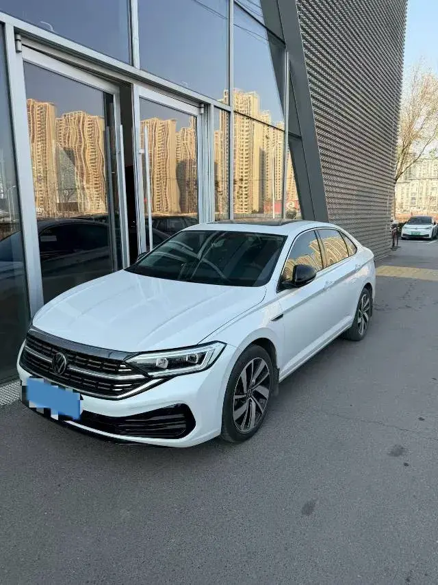 2023 Volkswagen Sagitar 1.5T 160HP L4 7DCT