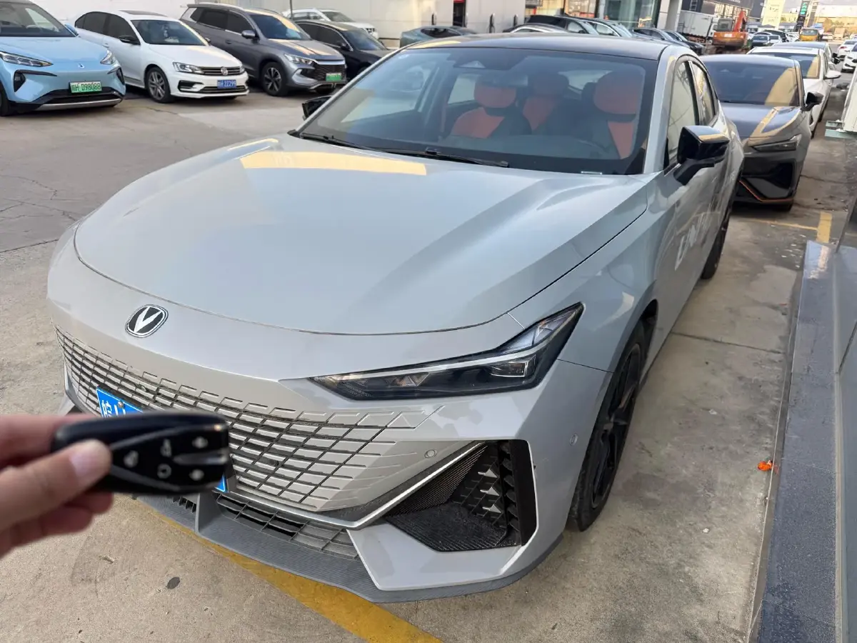 2022 ChangAn UNI-V 1.5T 188HP L4 7DCT