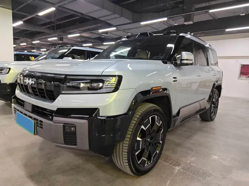 2025 FangChengBao Bao 8 2.0T 245HP L4 E-CVT PHEV 36.8KWH