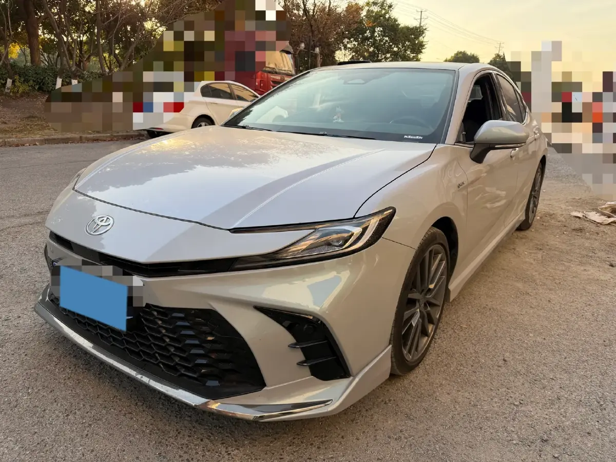 2024 Toyota Camry 2.0L 152HP L4 E-CVT Hybrid