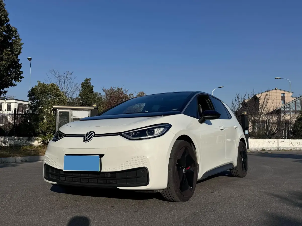 2025 Volkswagen ID.3 BEV 52.8KWH