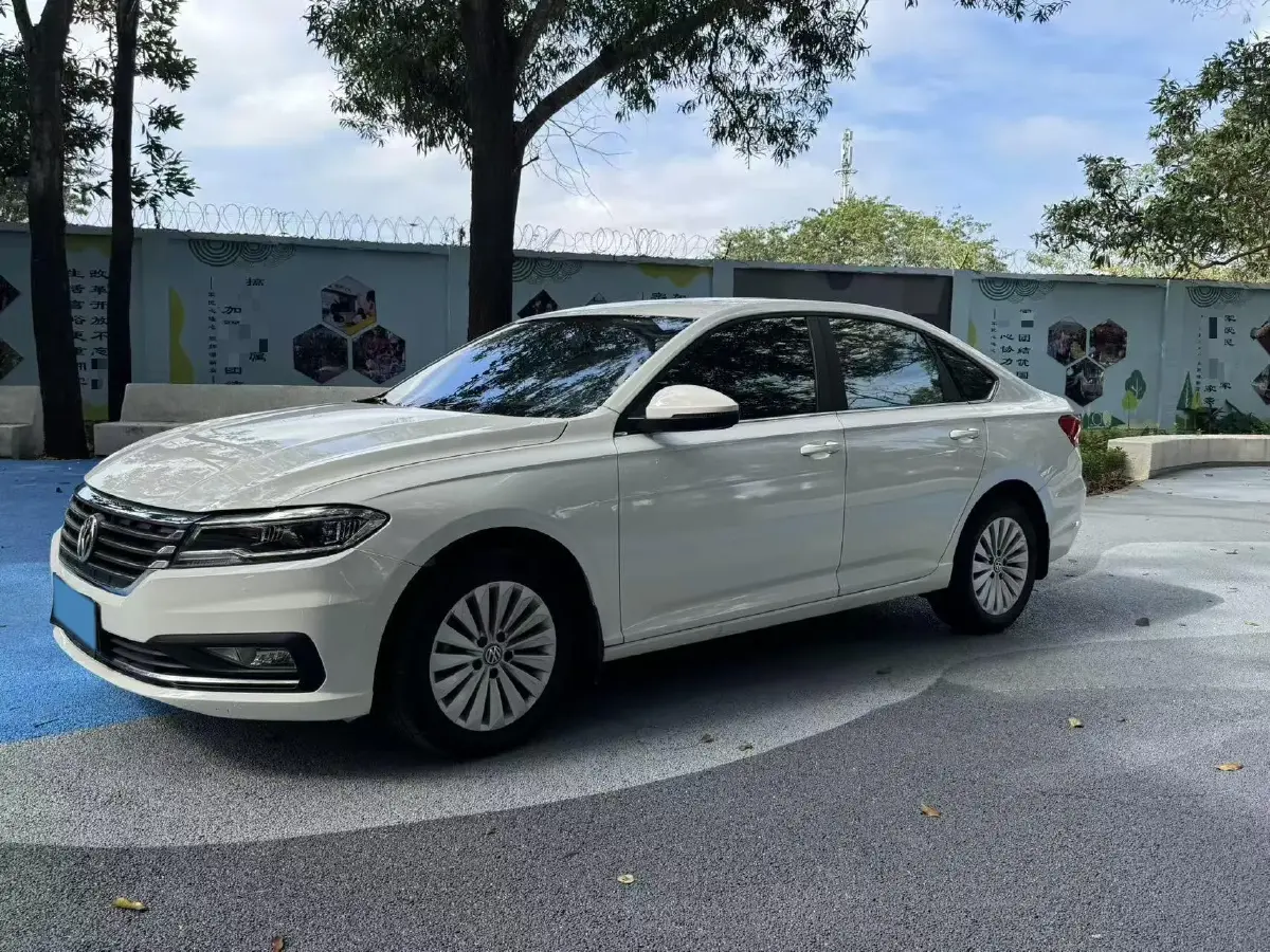2019 Volkswagen Sagitar 1.2T 116HP L4 7DCT